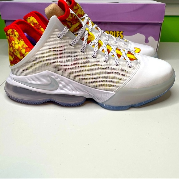 Nike LeBron 19 Low Magic Fruity Pebbles Mens Size 10 Basketball Shoes Sneakers - Picture 1 of 15